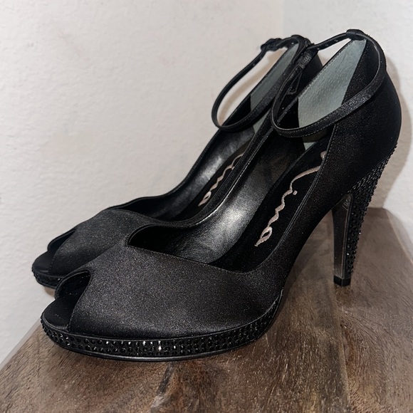 Nina Black Satin Women's Open Toe Ankle Strap Pumps Size 81/2 - Picture 4 of 11